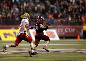 乐鱼app-加拿大队在赛制中的表现：如何调整战术应对不同对手，加拿大队与中国队