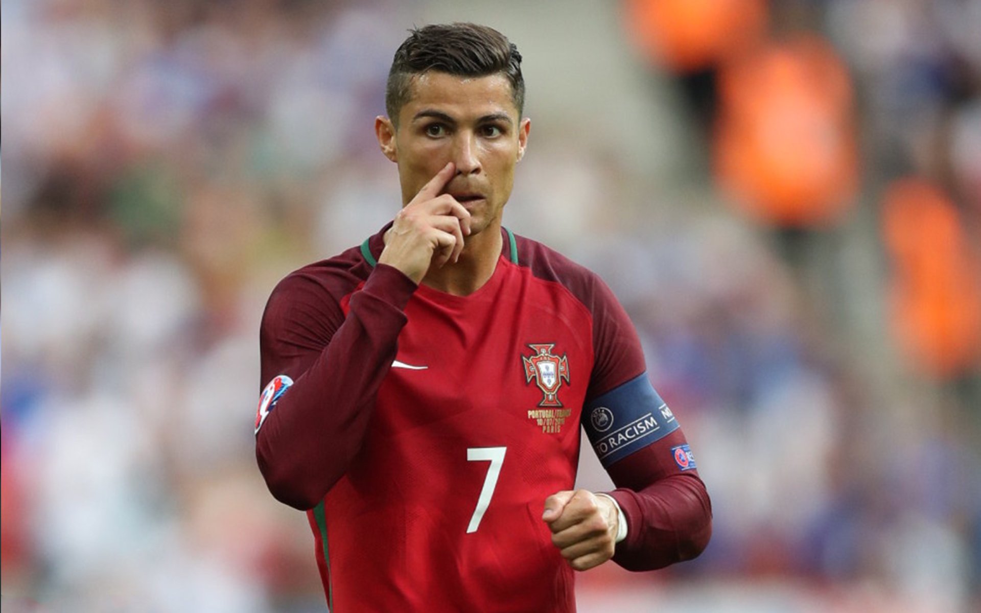 乐鱼娱乐app-欧洲杯战术升华：变阵奇招引爆赛场！，欧洲杯战记